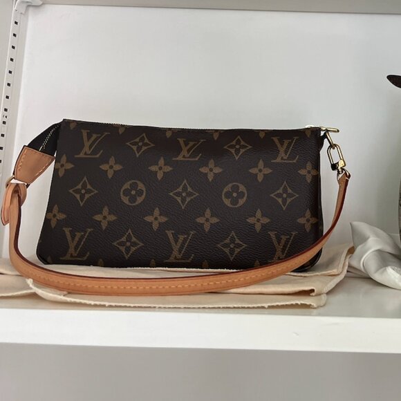 Louis Vuitton Pochette Accessoires w/ Tags PERFECT CONDITION - Picture 10 of 16